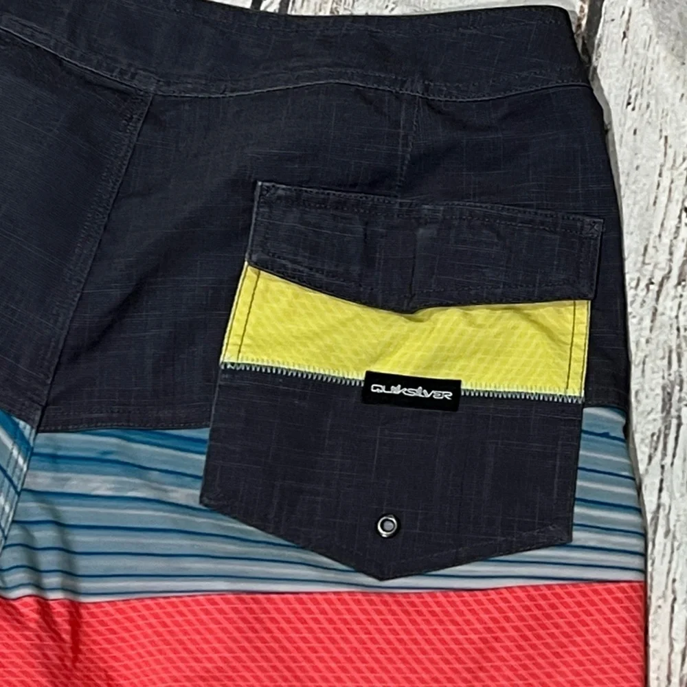 Quicksilver Summer Board Shorts Bathing Suit Swim Trunks Men's Surfer
